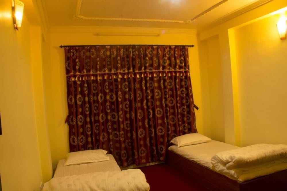 Pradhan House Homestay with Garden