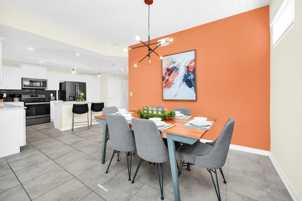 3131 PD - Luxury 3-bed Condo in Storey Lake Resort