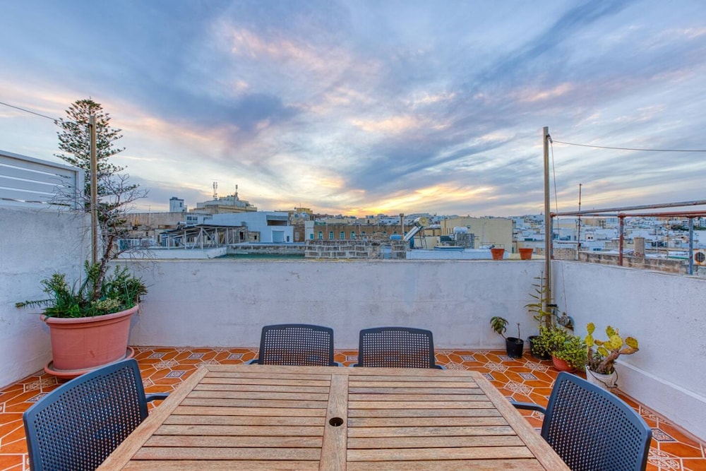 St James the Traditional 4-bed Townhouse Terrace