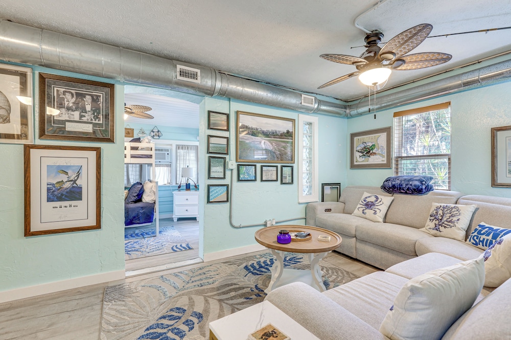 6 Mi to Beach: Riverfront Home in Ruskin!