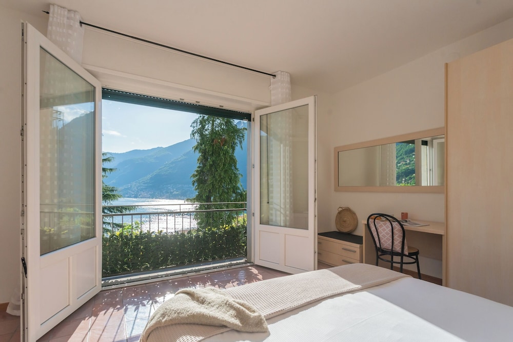 The Secret Lake View by Rent all Como