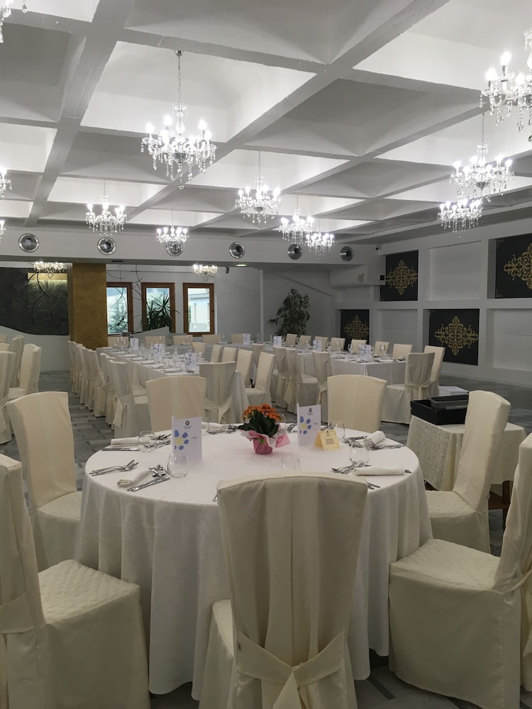 meeting & event spaces
