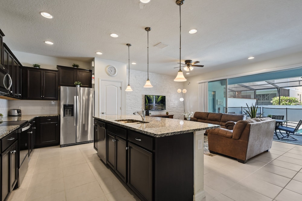 5-br Townhouse With Pool, Games, Disney
