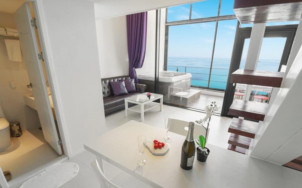 Goseong Croton Pool Villa view 2