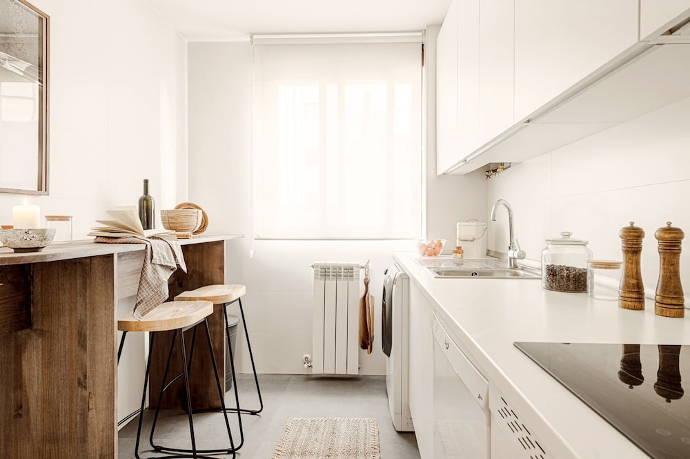 Raja - 2 Bedrooms Apartment in Almagro