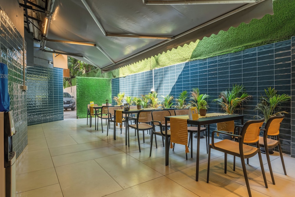 The Hosteller Mumbai, International Airport