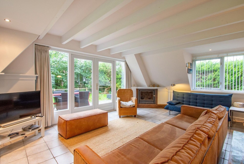 Luxurious & Stylishly Holiday Home view 5