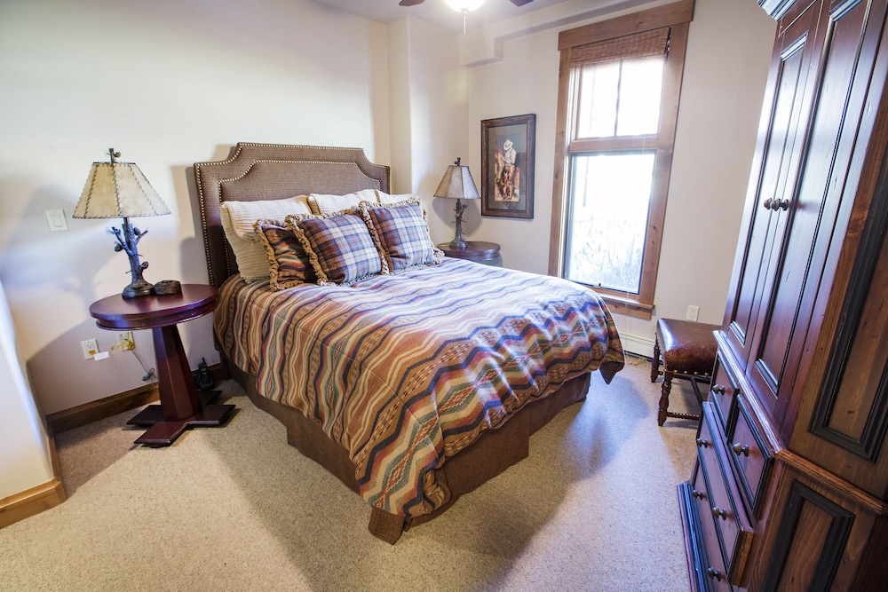 WestWall Lodge - Property Image 24