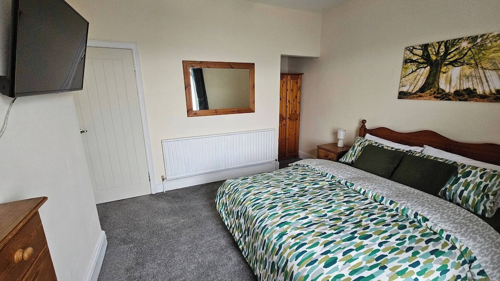Charming 3-bedroom Home in Doncaster, Perfect for Family, Friends & Contractors