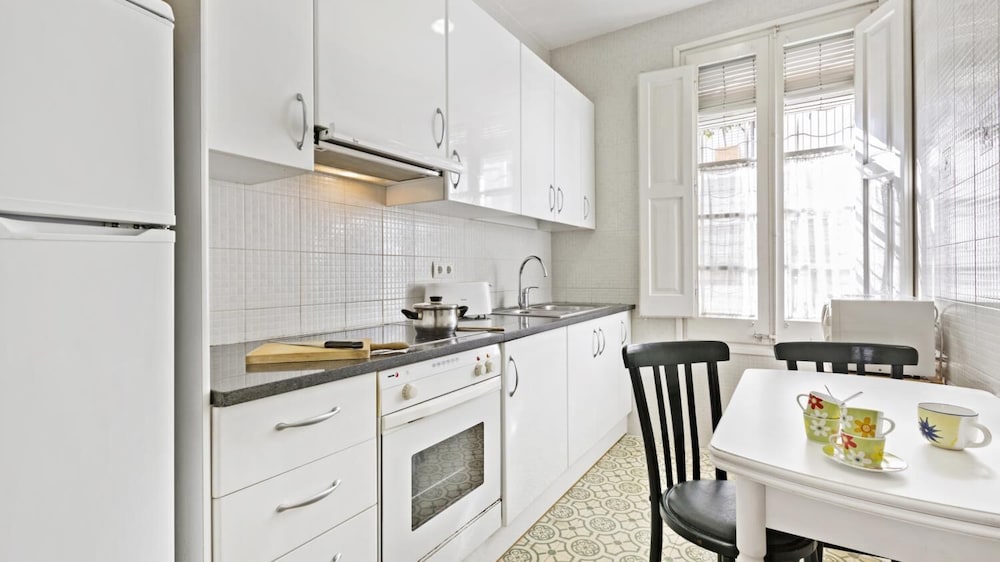 Peral in Llafranc With 2 Bedrooms and 2 Bathrooms