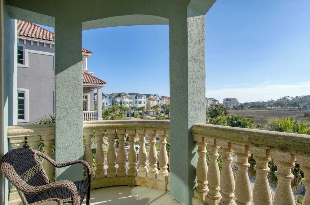 Sleeps 38 2 Homes, Steps to the Beach, Private Pool + Hottub, Game Room, Views