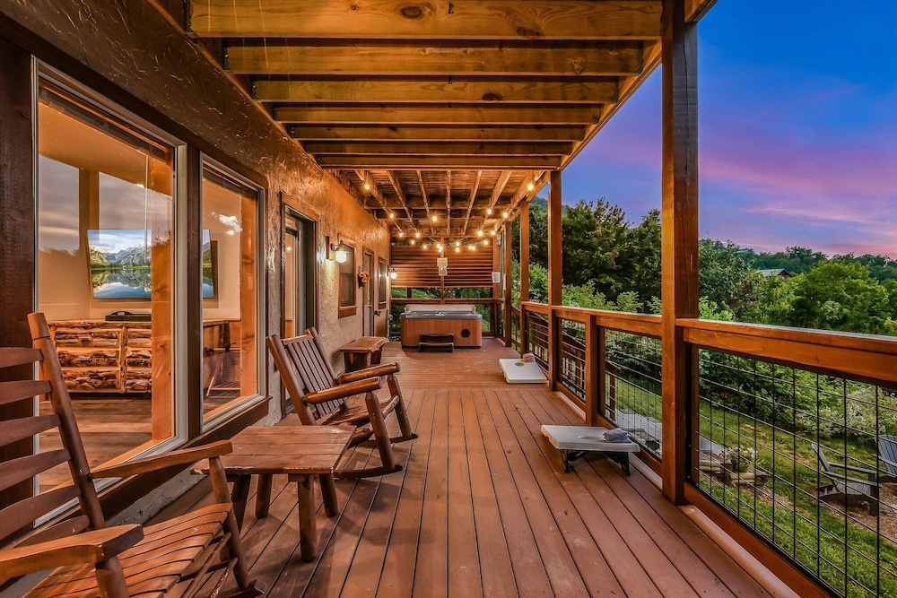 Panoramic Pointe 2 Bedroom Cabin