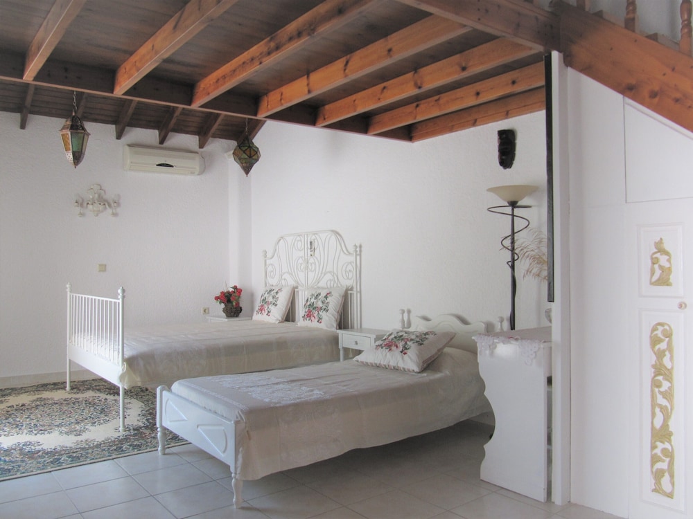 Castellino Studios