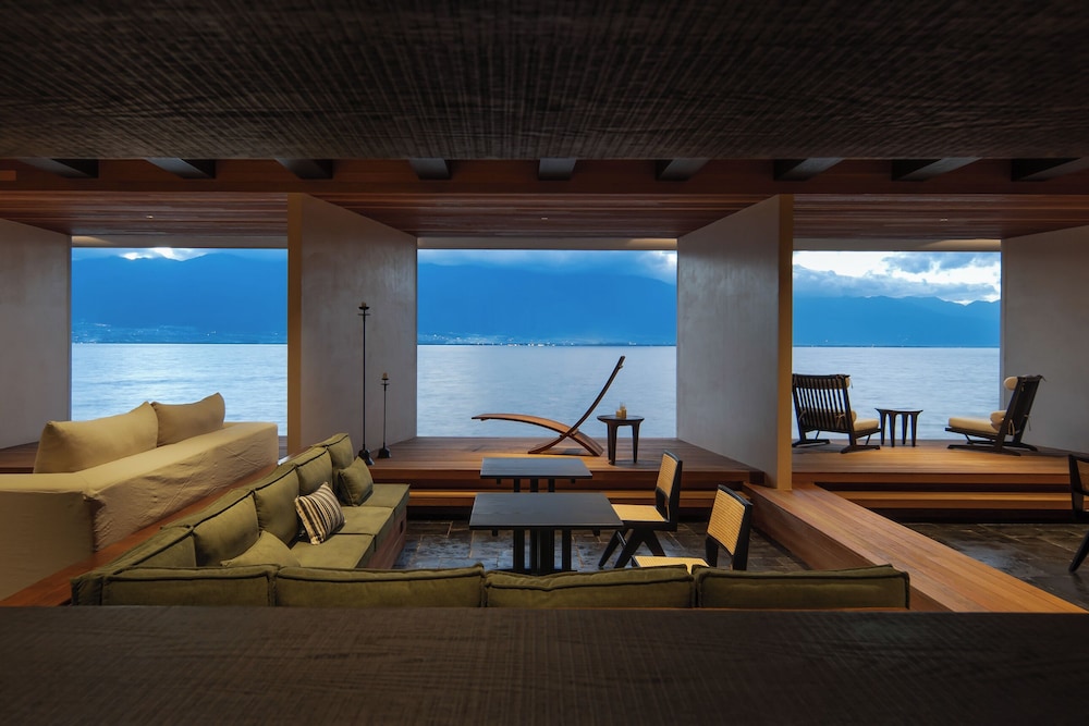 Dali Rushi Jiuxi Sea View Holiday Inn