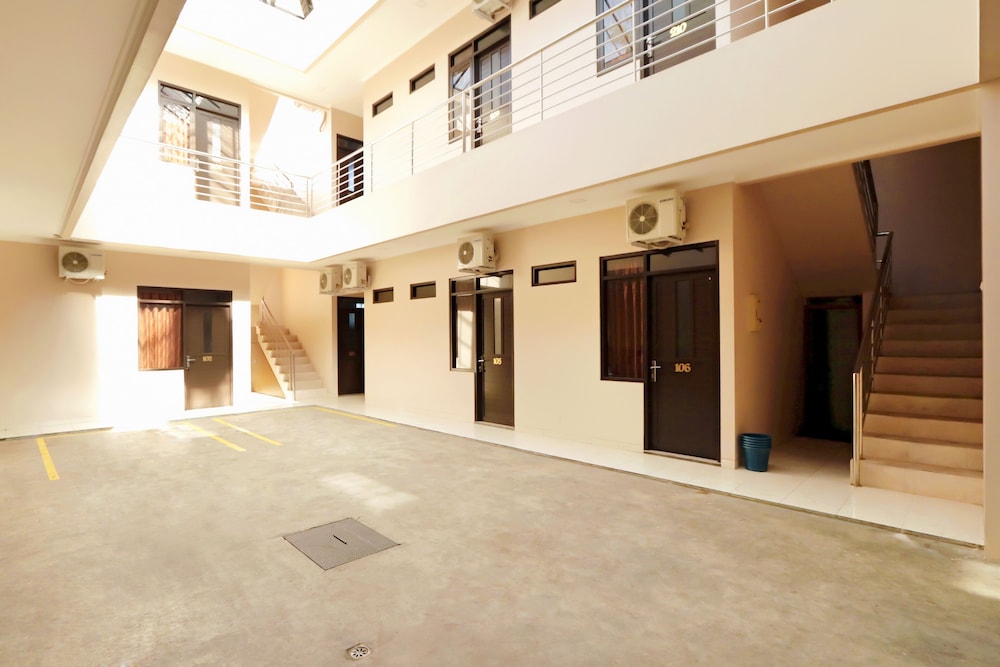 Shofy Guest House Syariah 33 Subang view 5