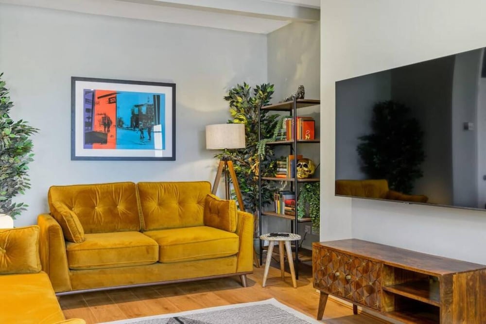 Host Apartments Upper Duke Street Apartment view 2