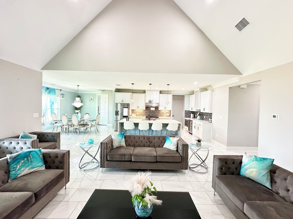 5 bedroom house near COTA AUS