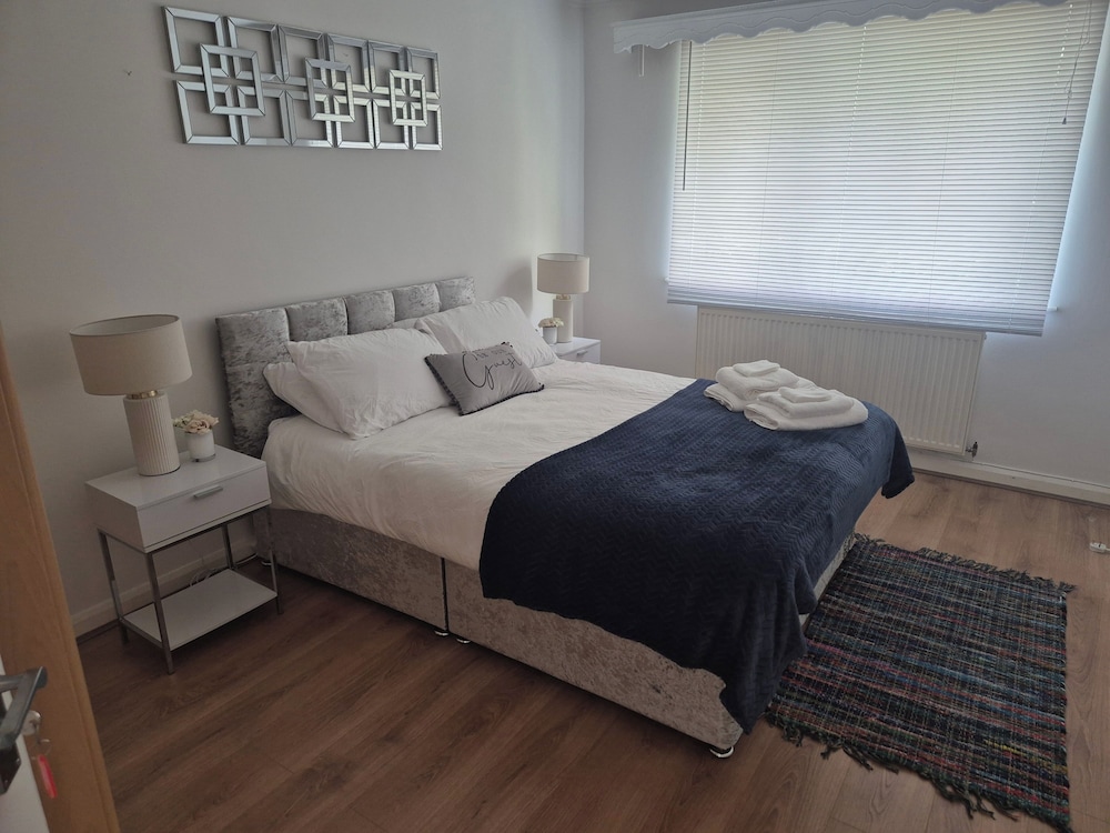 Bungalow - Sleeps 6 - Garden - Wheelchair Access