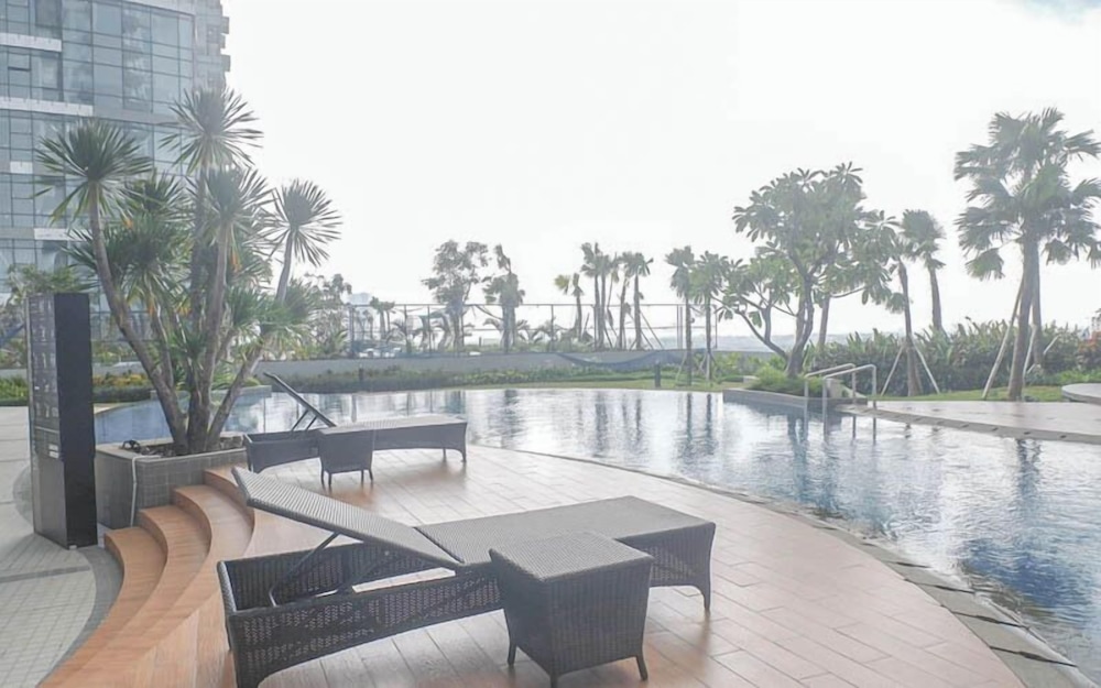 Modern and Comfortable Studio at Benson Supermall Mansion Apartment