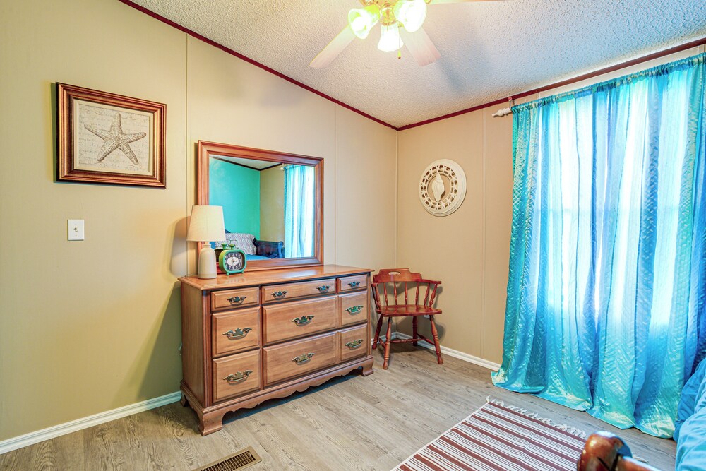 1 Mi to Lake Texoma: Peaceful Kingston Getaway