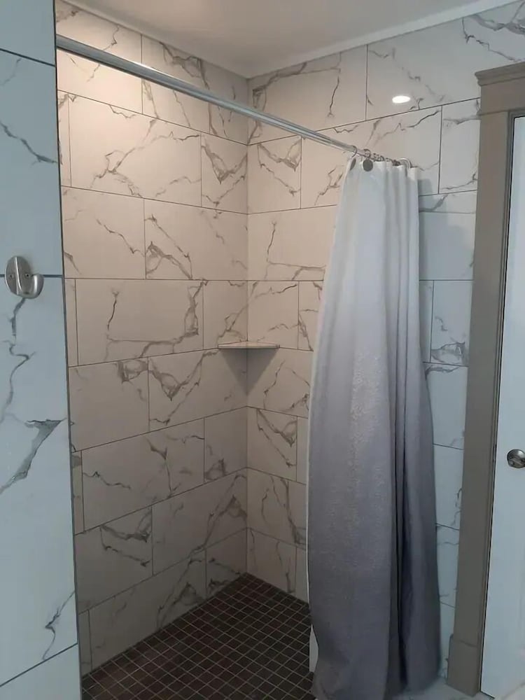 France and Flowers - Private 3-Bed Apartment