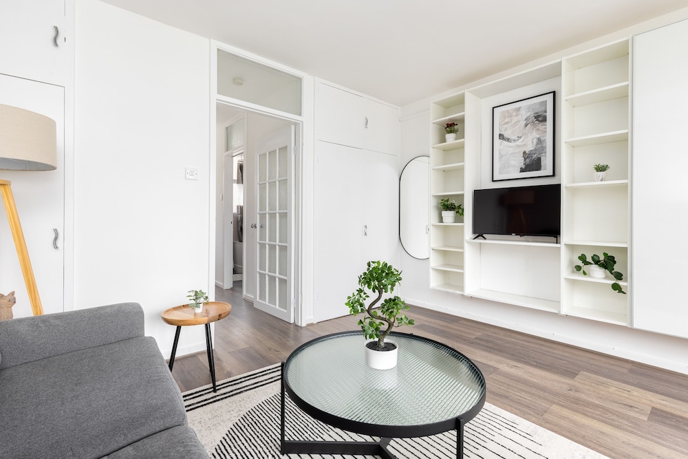 The Pimlico Collection