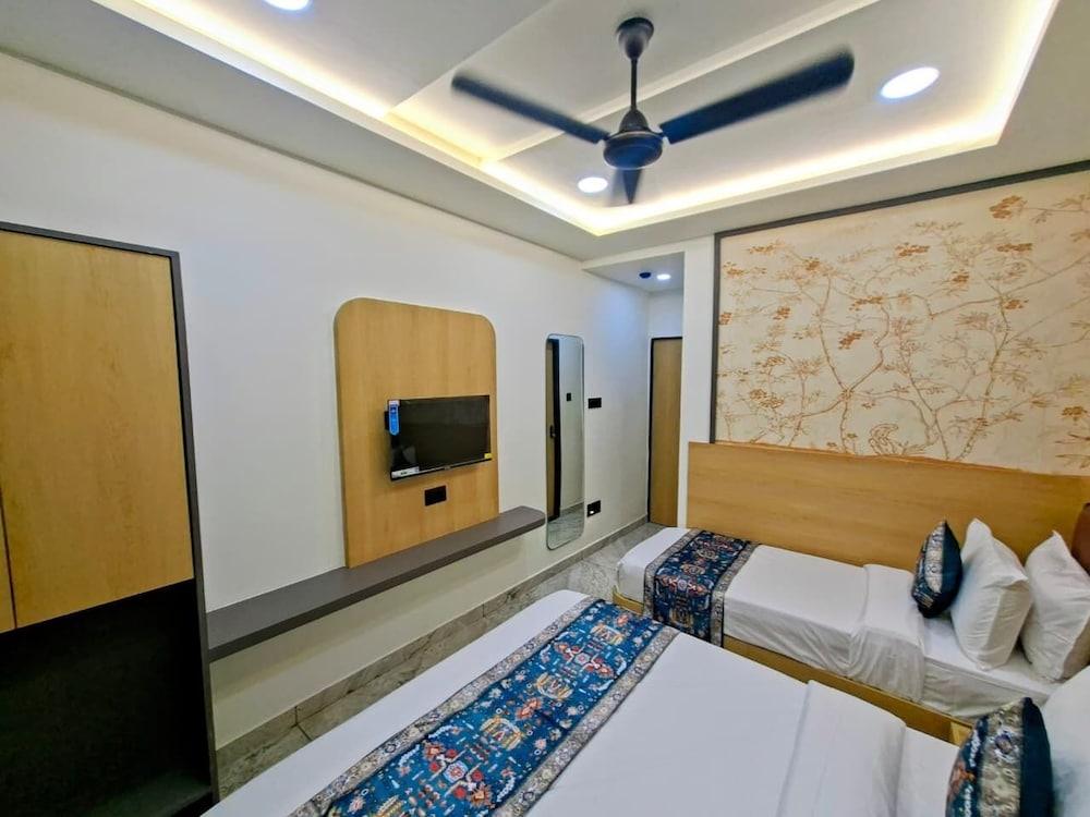 Hotel Matrushree - Near Shree Dwarkadhish Temple