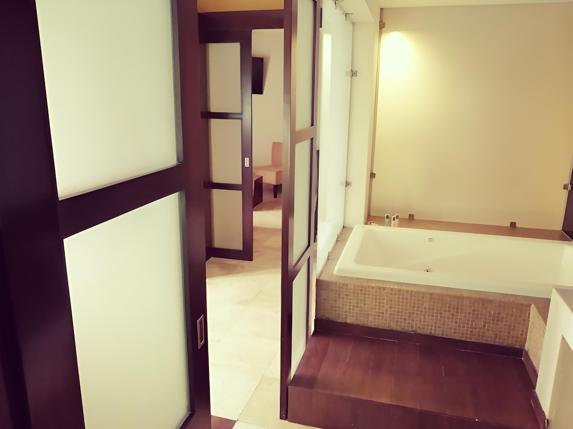 The Jonathon Boutique Hotel