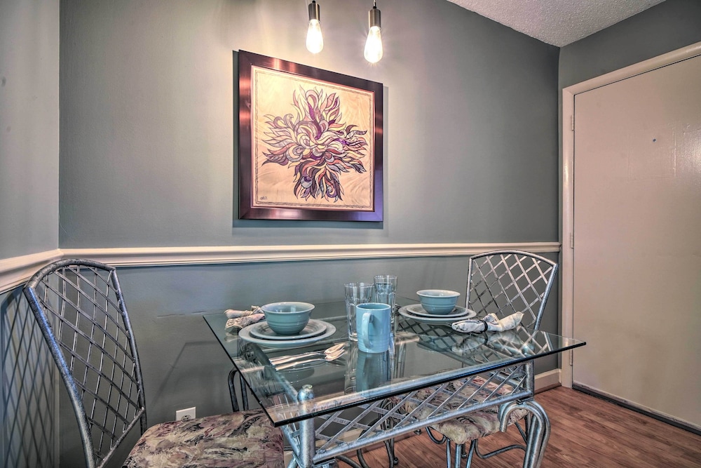 Cozy Downtown Gatlinburg Condo w/ Pool Access view 3