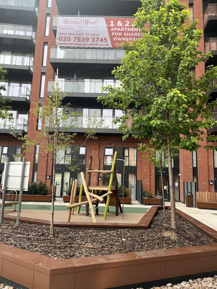 15 Mi to Dtwn Houston: Condo in Gated Community