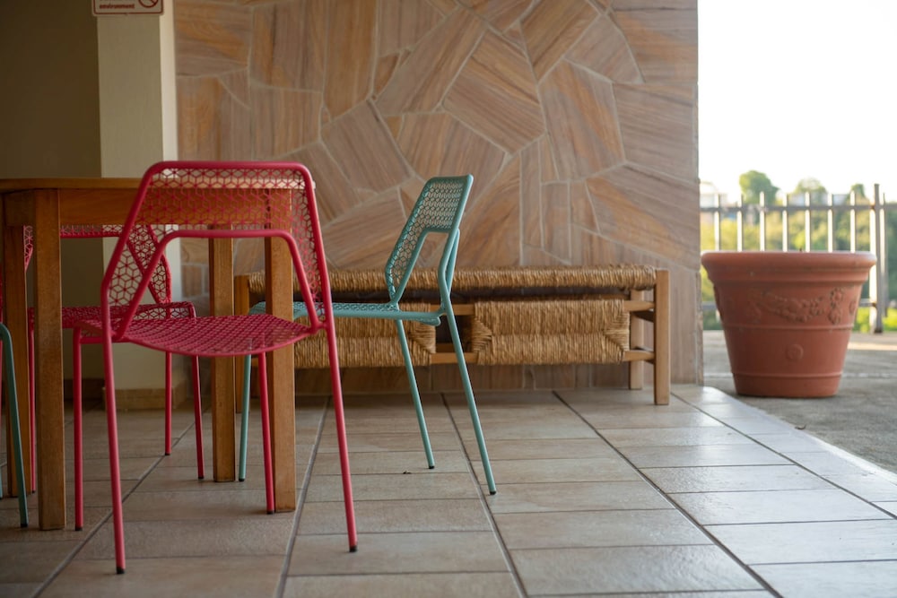 Lazy Parrot Inn - Property Image 23