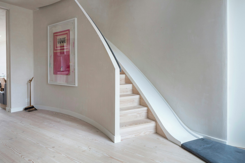 Blythe Road by Onefinestay
