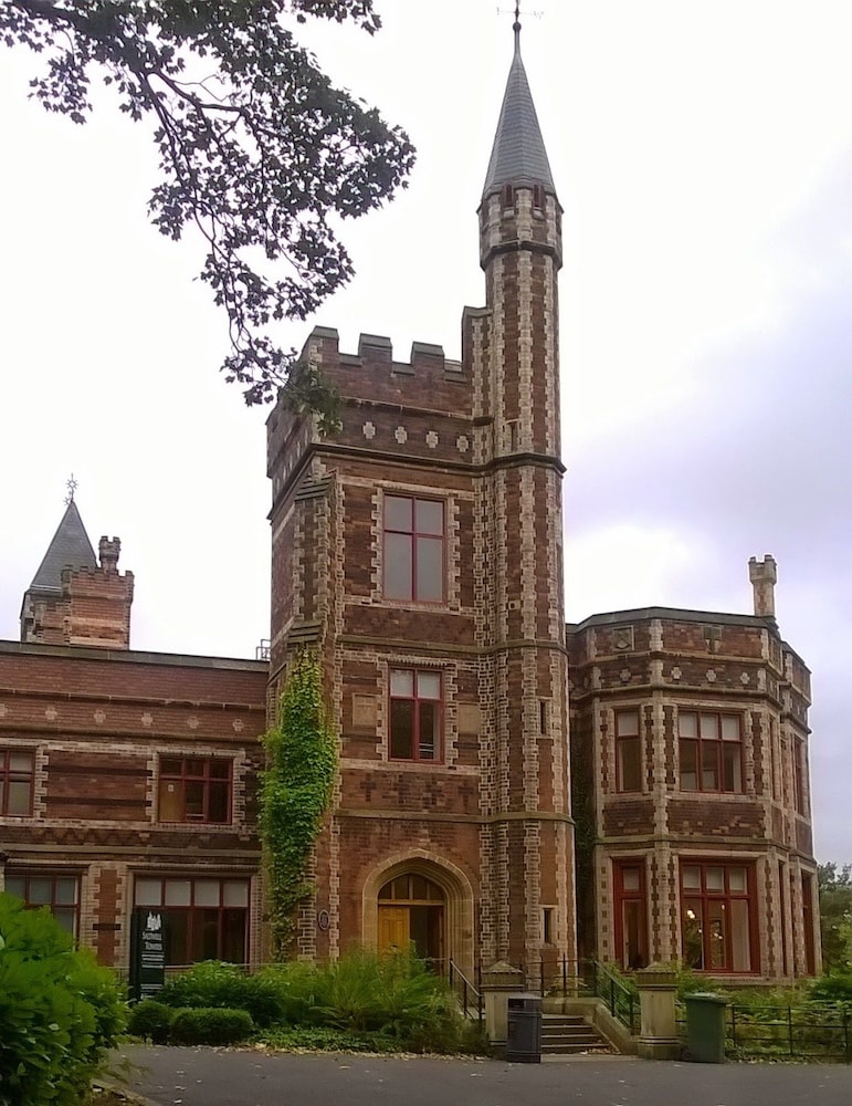 Avenue Road view 2