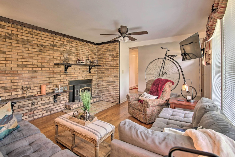 Springfield Vacations - Bright Springfield Home: Walk to Nature Center! - Property Image 1