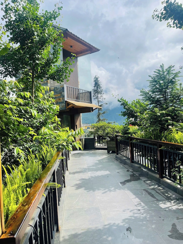SAPA PINE HILL ECOLODGE