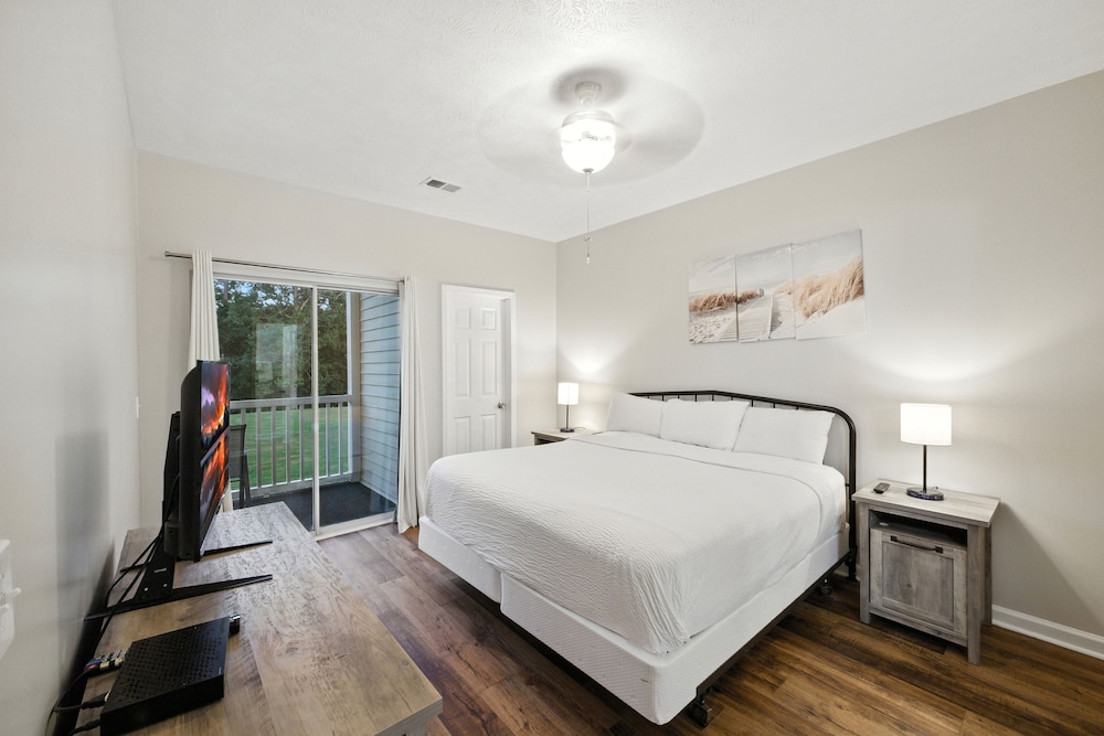 River Oaks 55e 2 Bedroom Condo