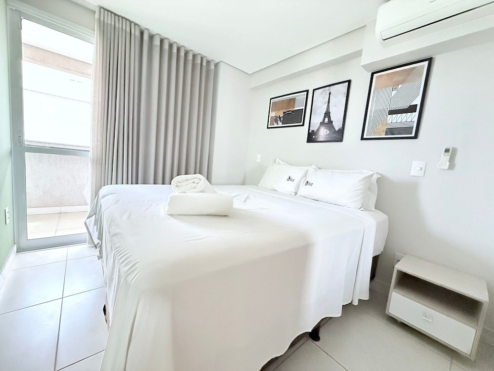 iFlat Brookfield Towers BT3004