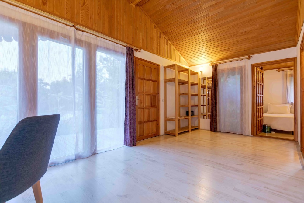 Etenna Beach Bungalows - Image 87