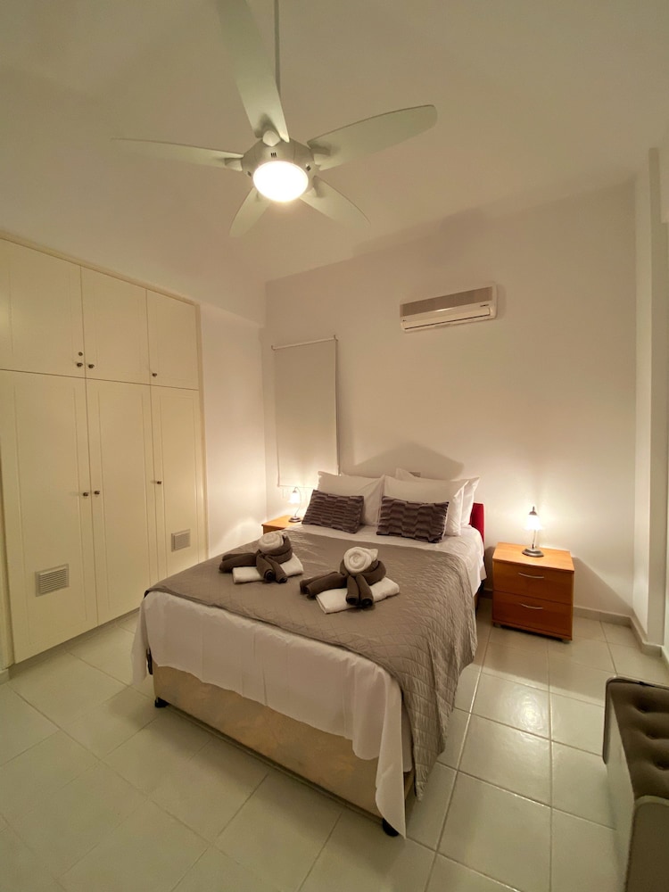 102 PAP - Stay Helios House