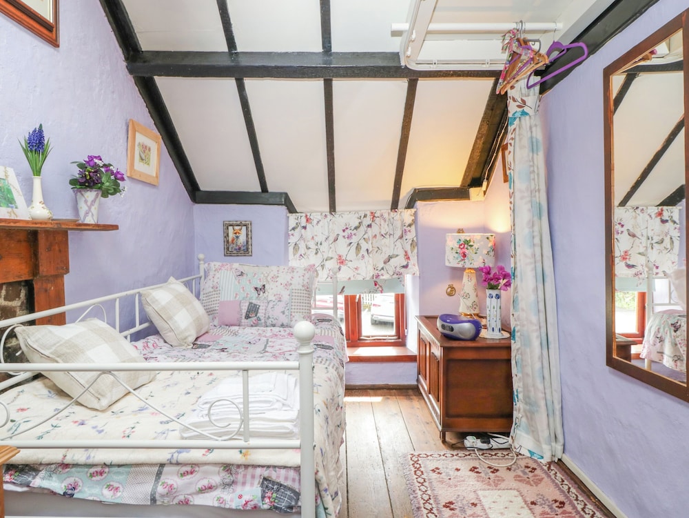 Violet Cottage