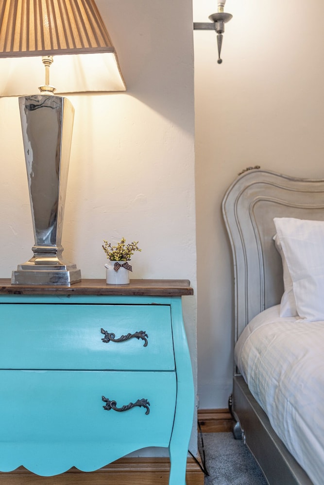 Eilmers Cottage Lovely 4BD in Malmesbury