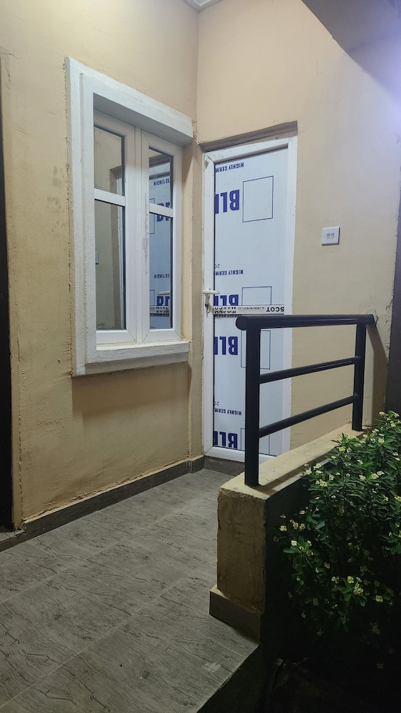 DOMINION APARTMENT AND GUEST HOUSE