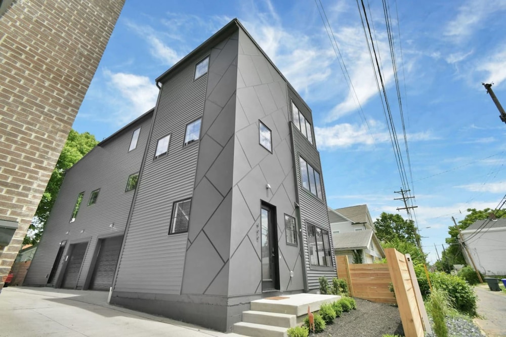 Stylish Getaway -columbus-3 Bedroom Masterpiece