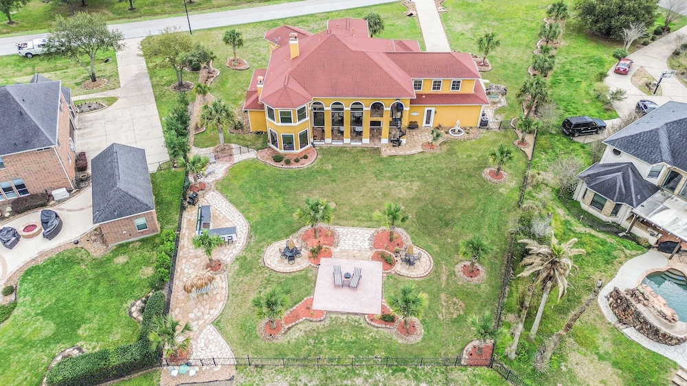 Luxury Home w/ Patio & Lake View in Richmond!