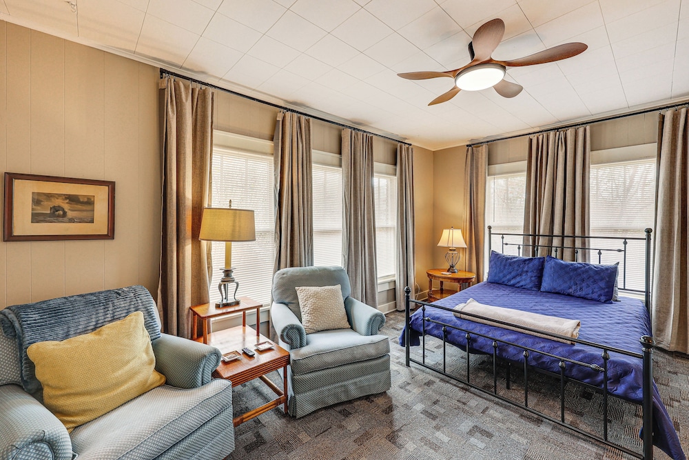 Easy Highway Access: Texarkana Condo Near Dtwn
