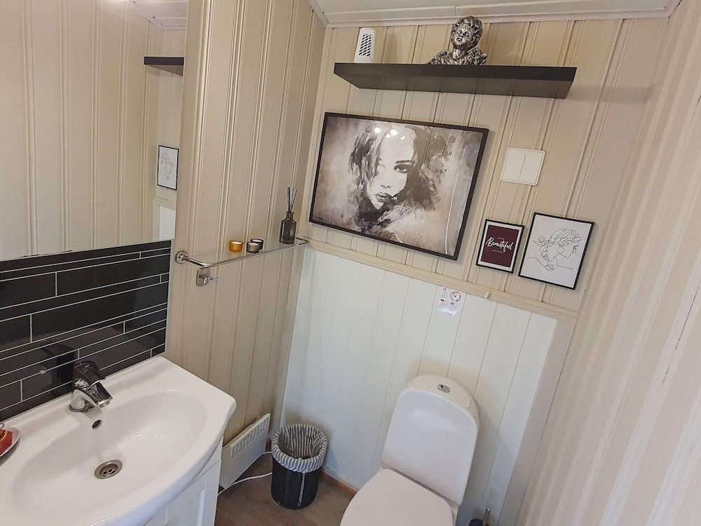 8 Person Holiday Home in Sundlandet view 3