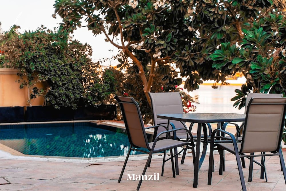 Luxury Private Pool Villa w Pvt Beach on Palm