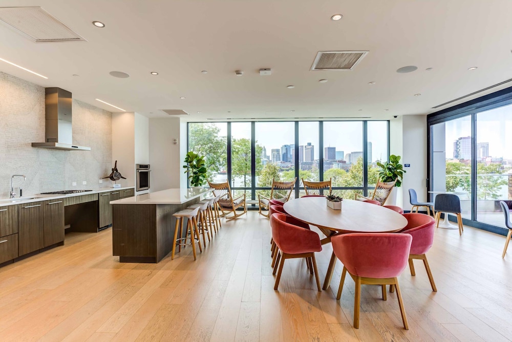 Luxury Apartments by Hyatus Downtown Boston