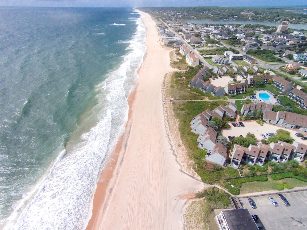 The Surf Club