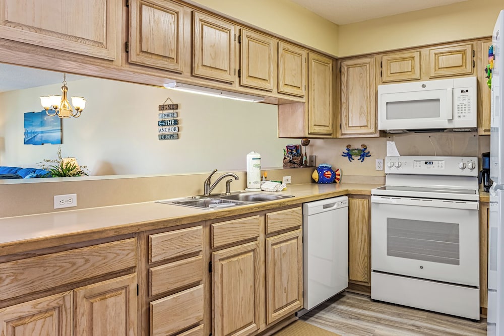 Salty Dog by Southern Vacation Rentals